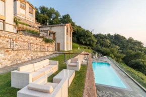 beautiful poolside and stunning lake view Gardenia Bellano